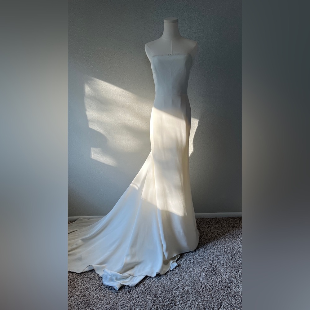 Elegant White Wedding Dress